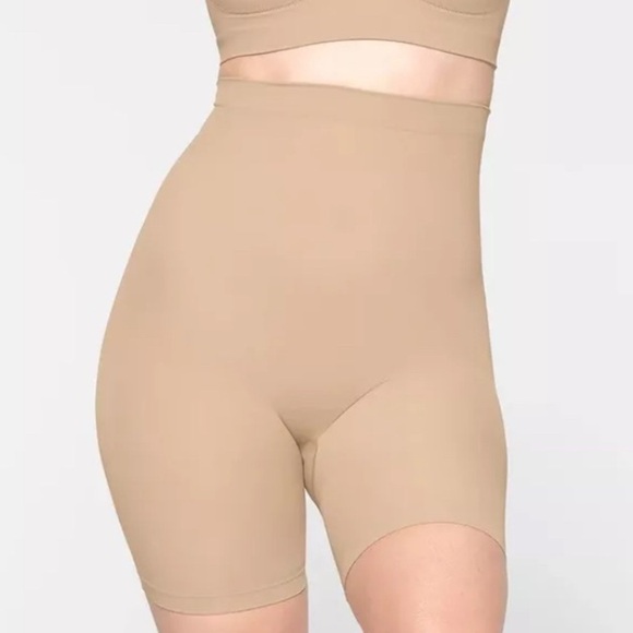 COPY - SKIMS SEAMLESS SCULPT HIGH WAIST ABOVE THE KNEE SHORT CLAY - M - Picture 1 of 7